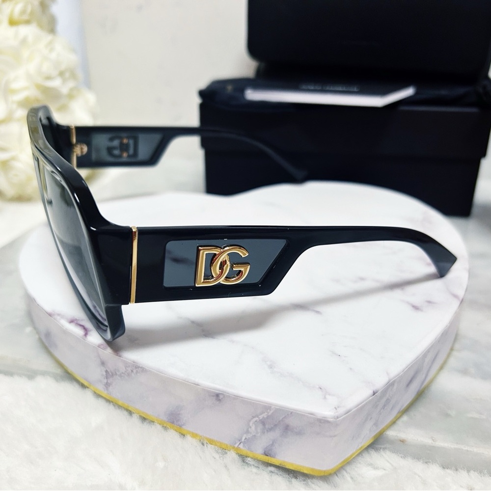Authentic Dolce & Gabbana Black & Gold DG Mask Unisex Sunglasses - Picture 4 of 13